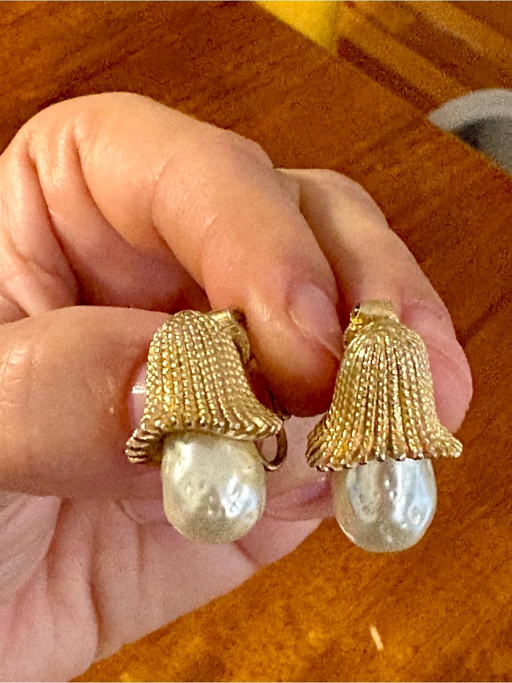 Sarah Coventry clip on pearl earrings